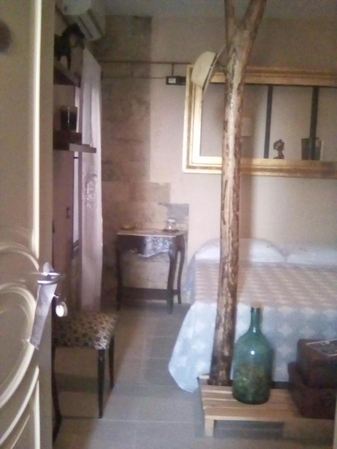 Guest House La Corte Normanna Шака Стая снимка